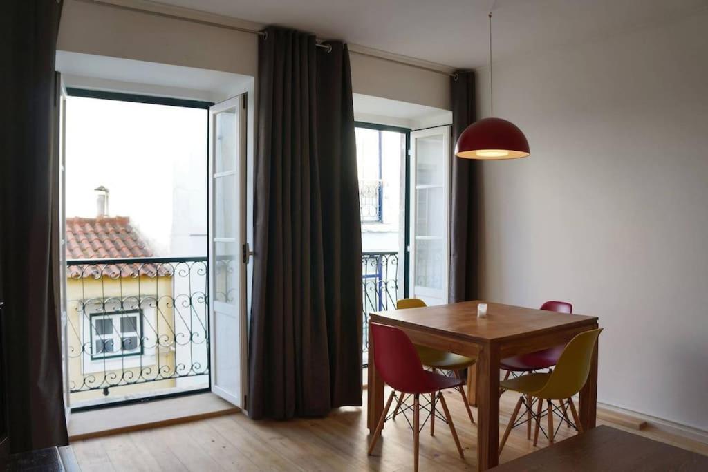 Two Bedroom Apt In Historic Location! Close To The River Lisboa Exteriör bild