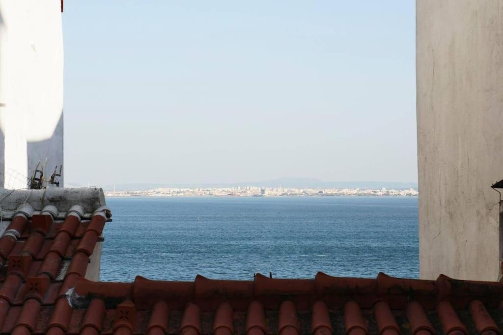Two Bedroom Apt In Historic Location! Close To The River Lisboa Exteriör bild